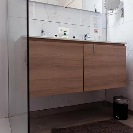 Laurina's Cove Apartment *
